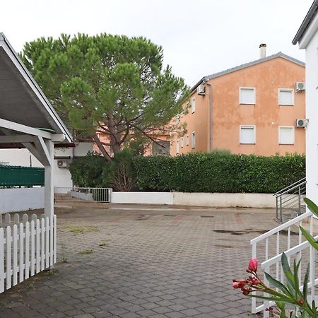Apartments With A Parking Space Vantacici, Krk - 18476 Malinska Eksteriør bilde